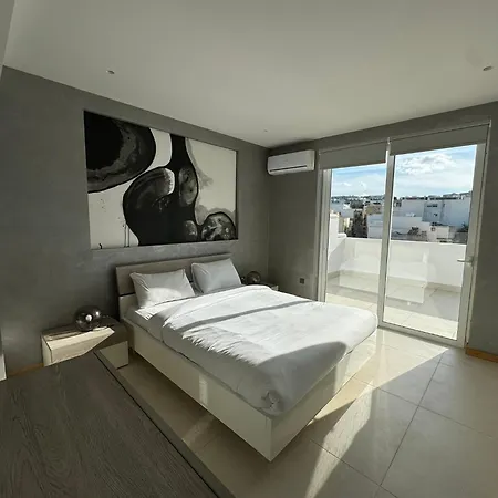 Apartament Giuliani Seafront Penthouse 16 *