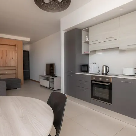 Apartament Giuliani Seafront Penthouse 16 *