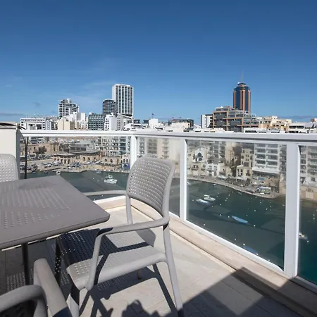 Giuliani Seafront Penthouse 16 *