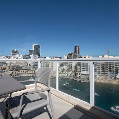 Giuliani Seafront Penthouse 16 Apartament St. Julian's