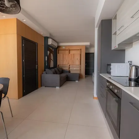 Lejlighed Giuliani Seafront Penthouse 16