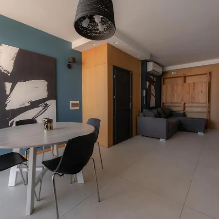 Giuliani Seafront Penthouse 16 *