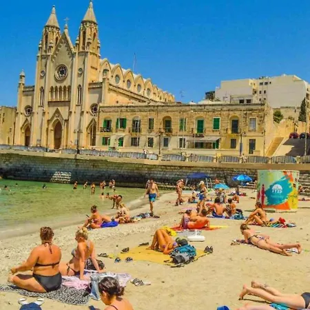 Giuliani Seafront Penthouse 16 Apartament *