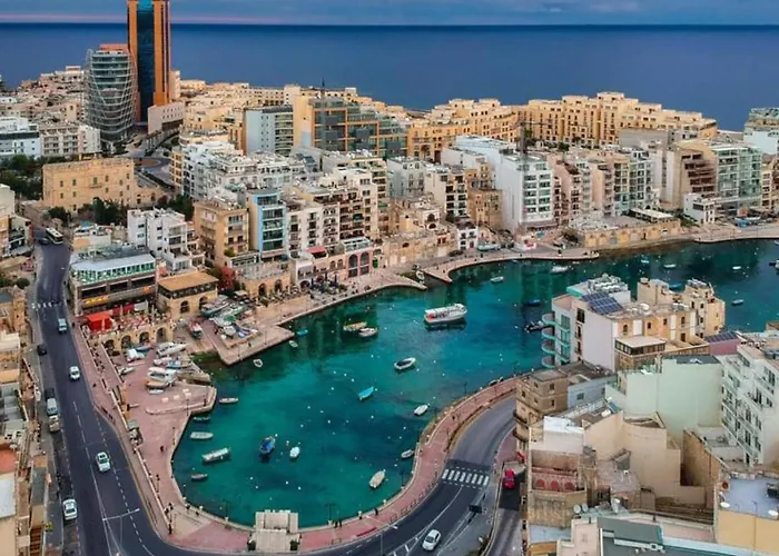 Giuliani Seafront Penthouse 16 *